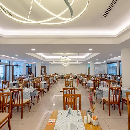 度假村 利波特厄吕代尼兹酒店 4*